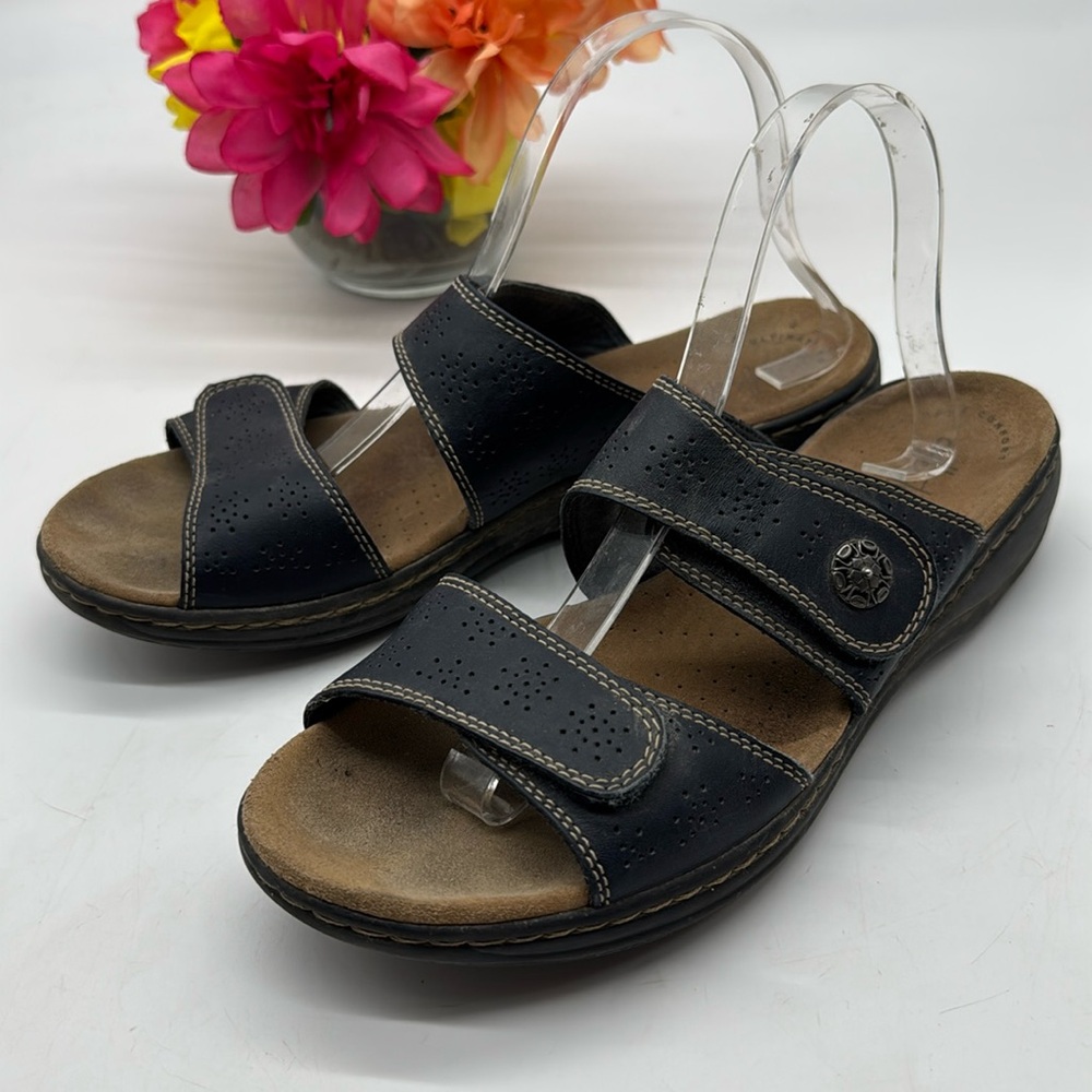 Clarks Collection Black Leather two strap sandals Size 10 BSN7215A